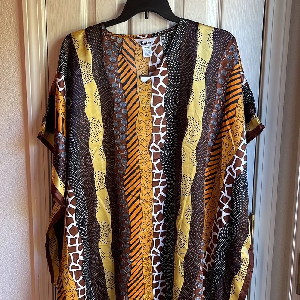 NWT WINLAR SATEEN FEEL VIBRANT DESIGN PRINT FULL LENGTH CAFTAN